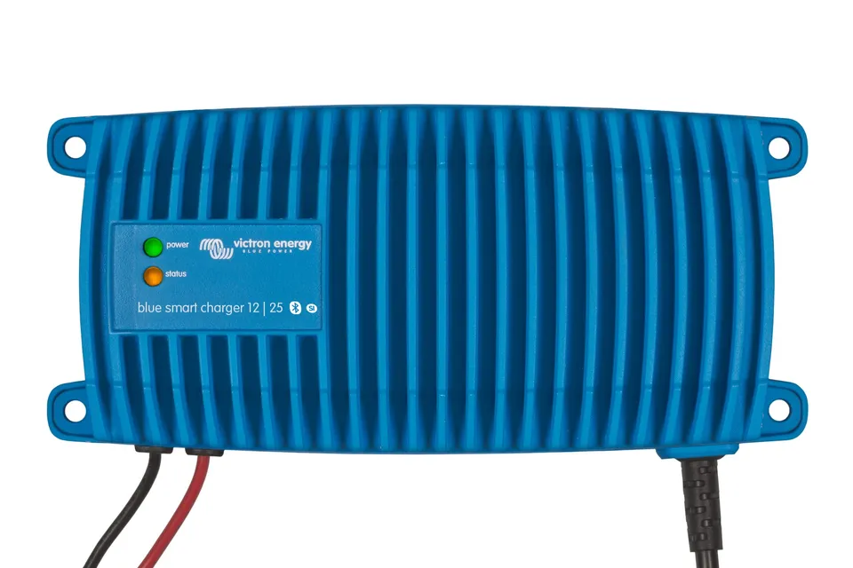 victron-energy-blue-smart-ip67-marine-battery-charger-12v-25a-waterproof-7-step- image 1