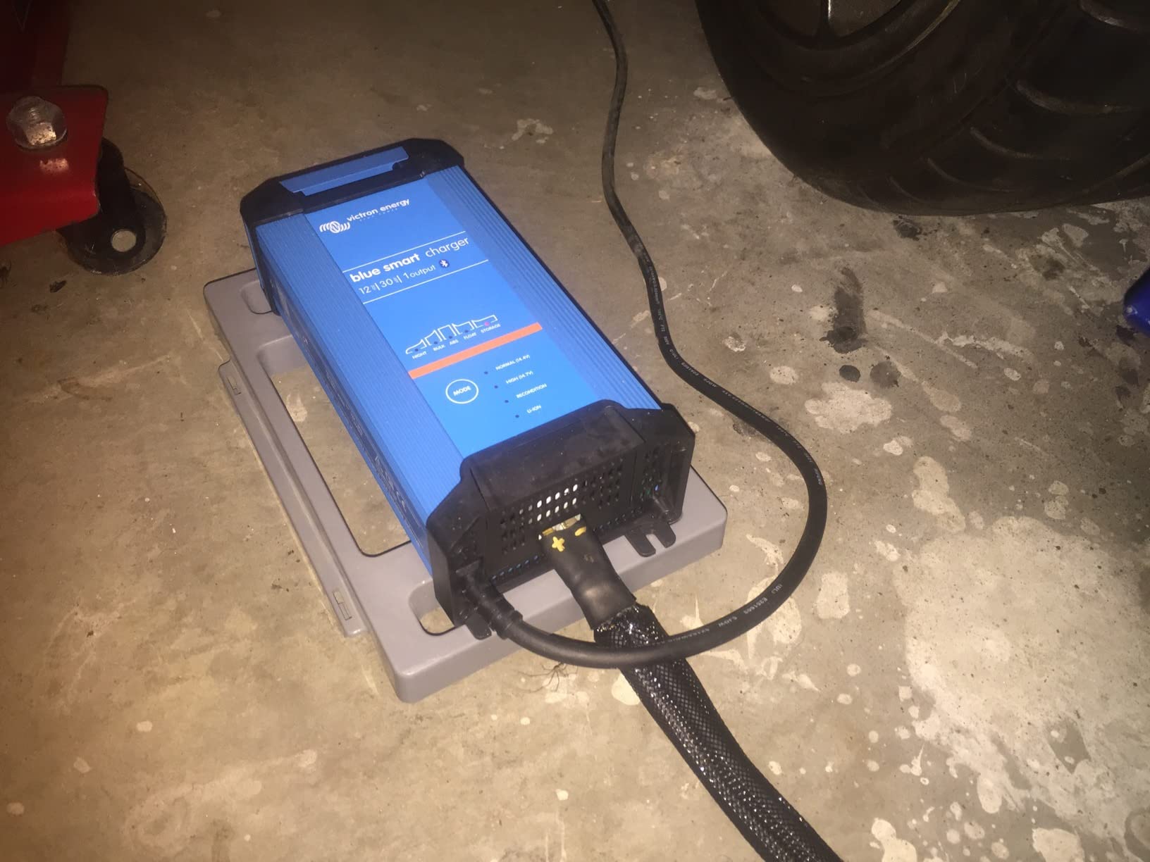 Excellent charger, wish for longer cord