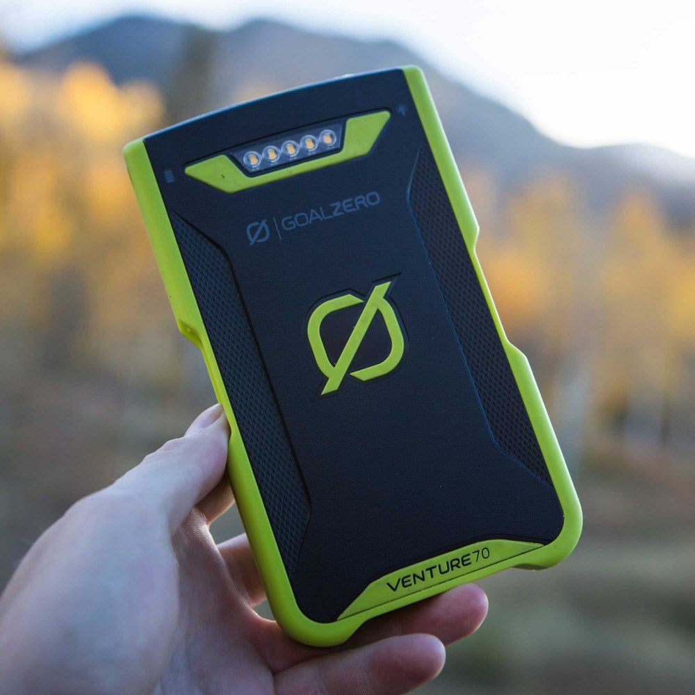 goal-zero-venture-70-power-bank-micro-lightning-19-200mah-ip67-waterproof-charge image 4