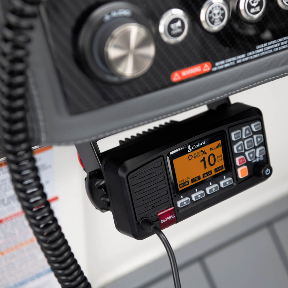 cobra-bluebound-1350-fixed-mount-marine-vhf-radio-gps-waypoint-navigation-class- image 4