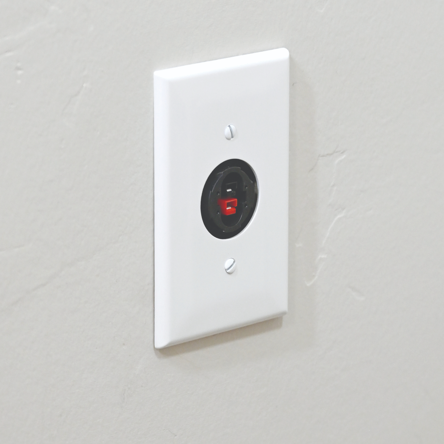 goal-zero-hpp-solar-wall-plate-kit-exterior-solar-pass-through-for-yeti-pro-4000 image 3