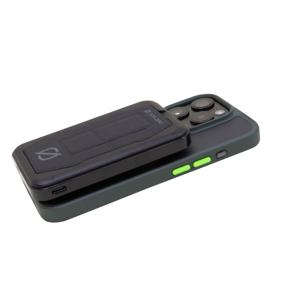 goal-zero-outrider-18-magnetic-power-bank-magsafe-compatible-5-000mah-pocket-bat image 3