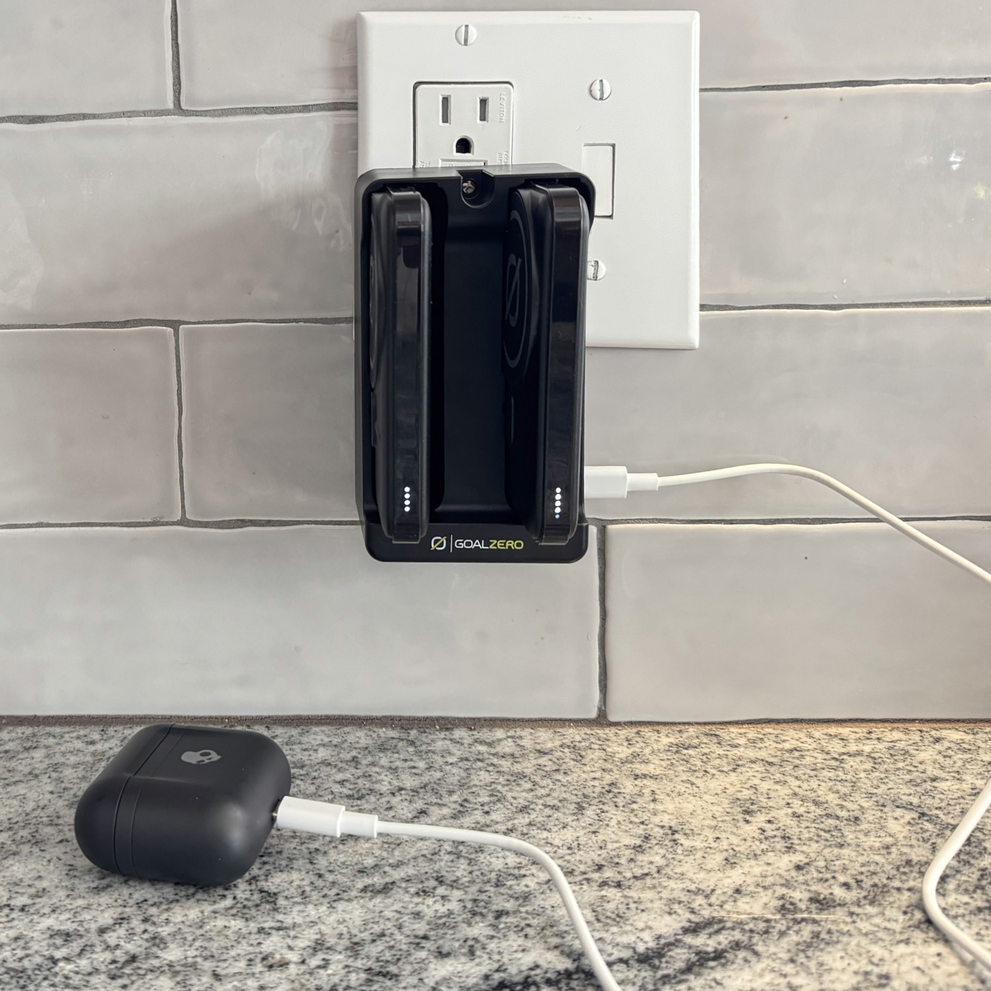 goal-zero-outrider-charging-kit-2x-outrider-18-magsafe-wireless-power-banks-with image 6