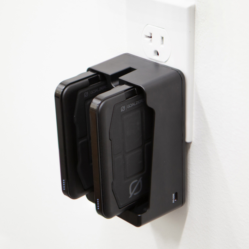 goal-zero-outrider-charging-kit-2x-outrider-18-magsafe-wireless-power-banks-with image 2