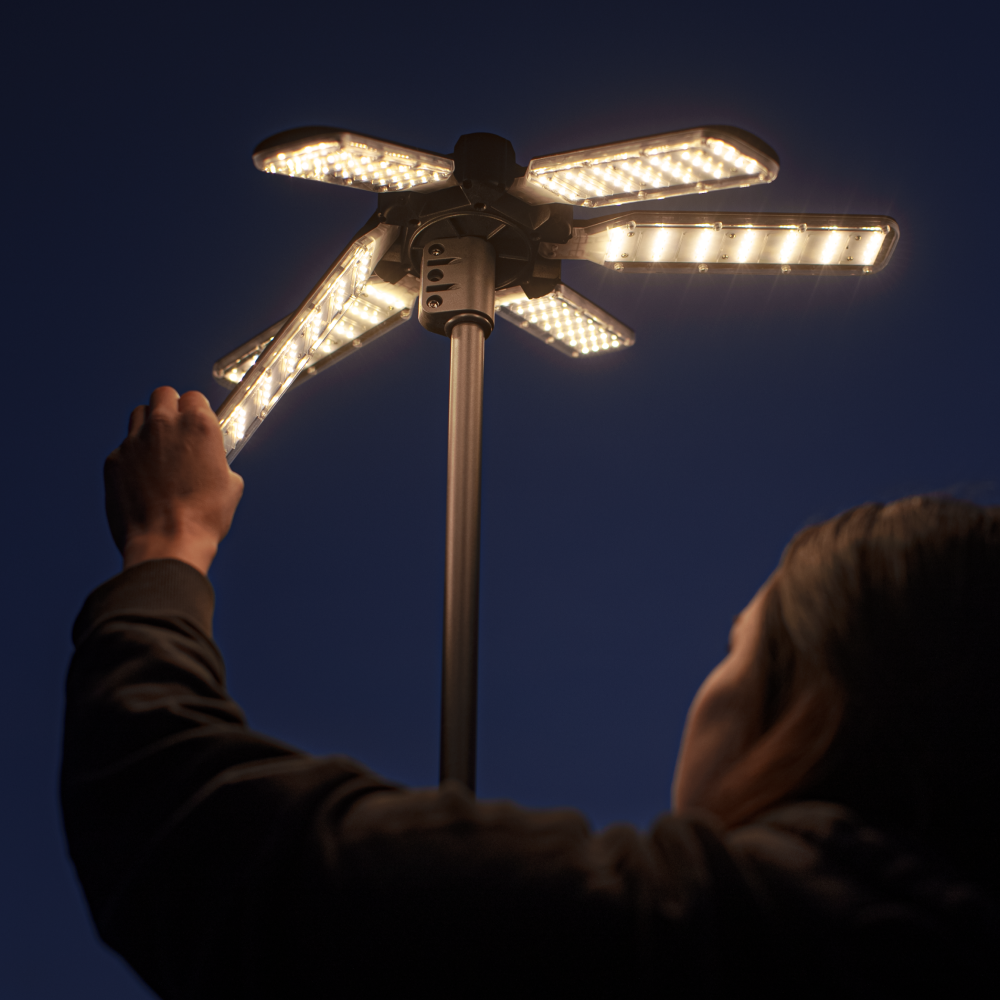goal-zero-skylight-portable-area-light-open-box-6000-lumen-telescoping-camp-and- image 7
