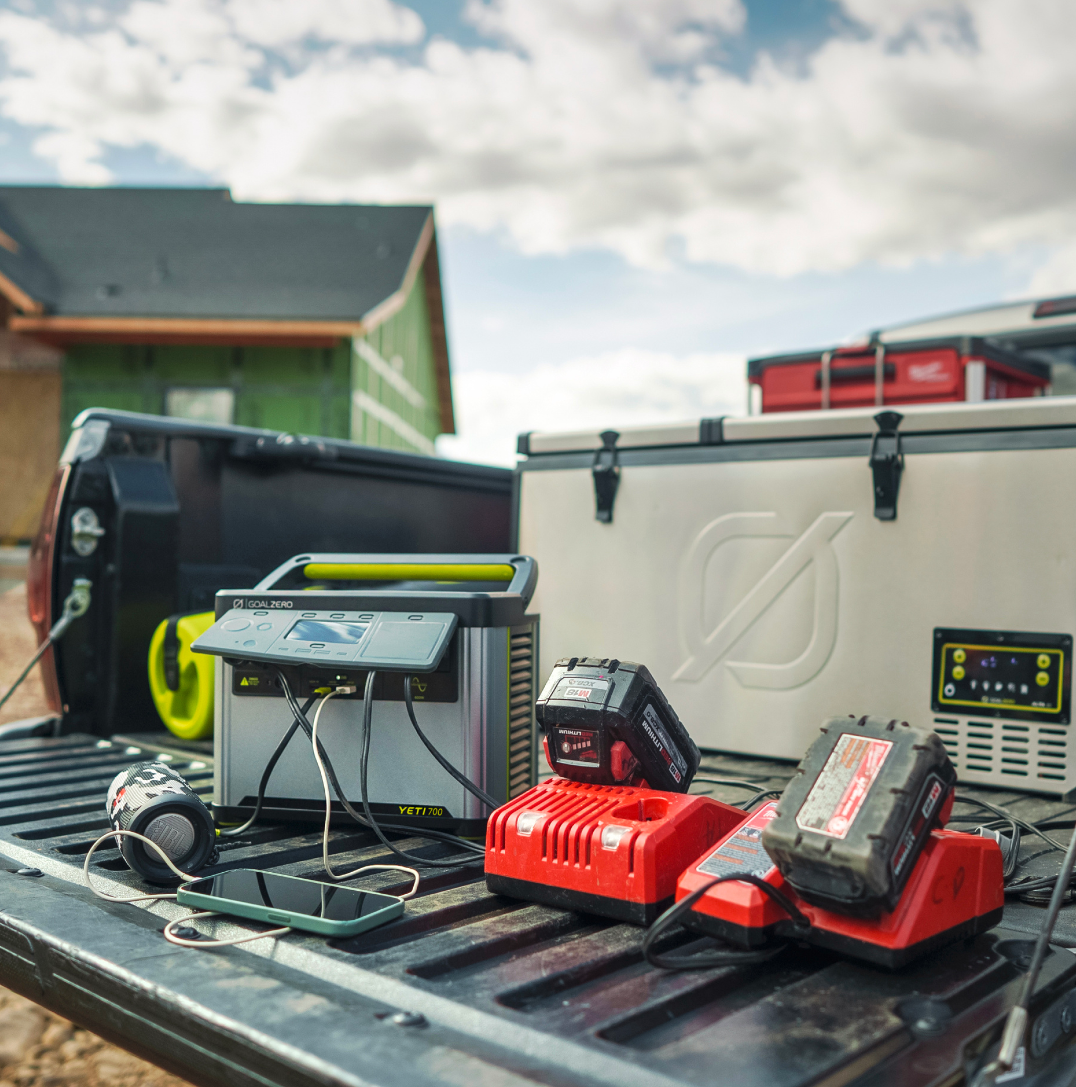 goal-zero-yeti-700-portable-power-station-677wh-lifepo4-battery-6th-gen-rugged-d image 7