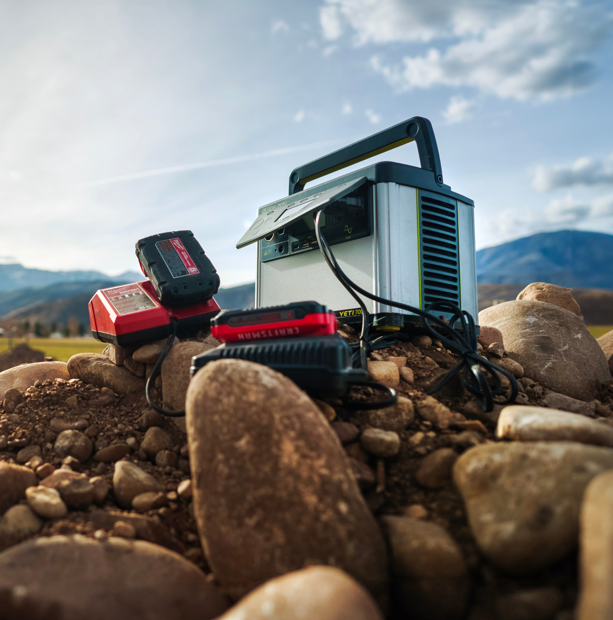 goal-zero-yeti-700-portable-power-station-677wh-lifepo4-battery-6th-gen-rugged-d image 6
